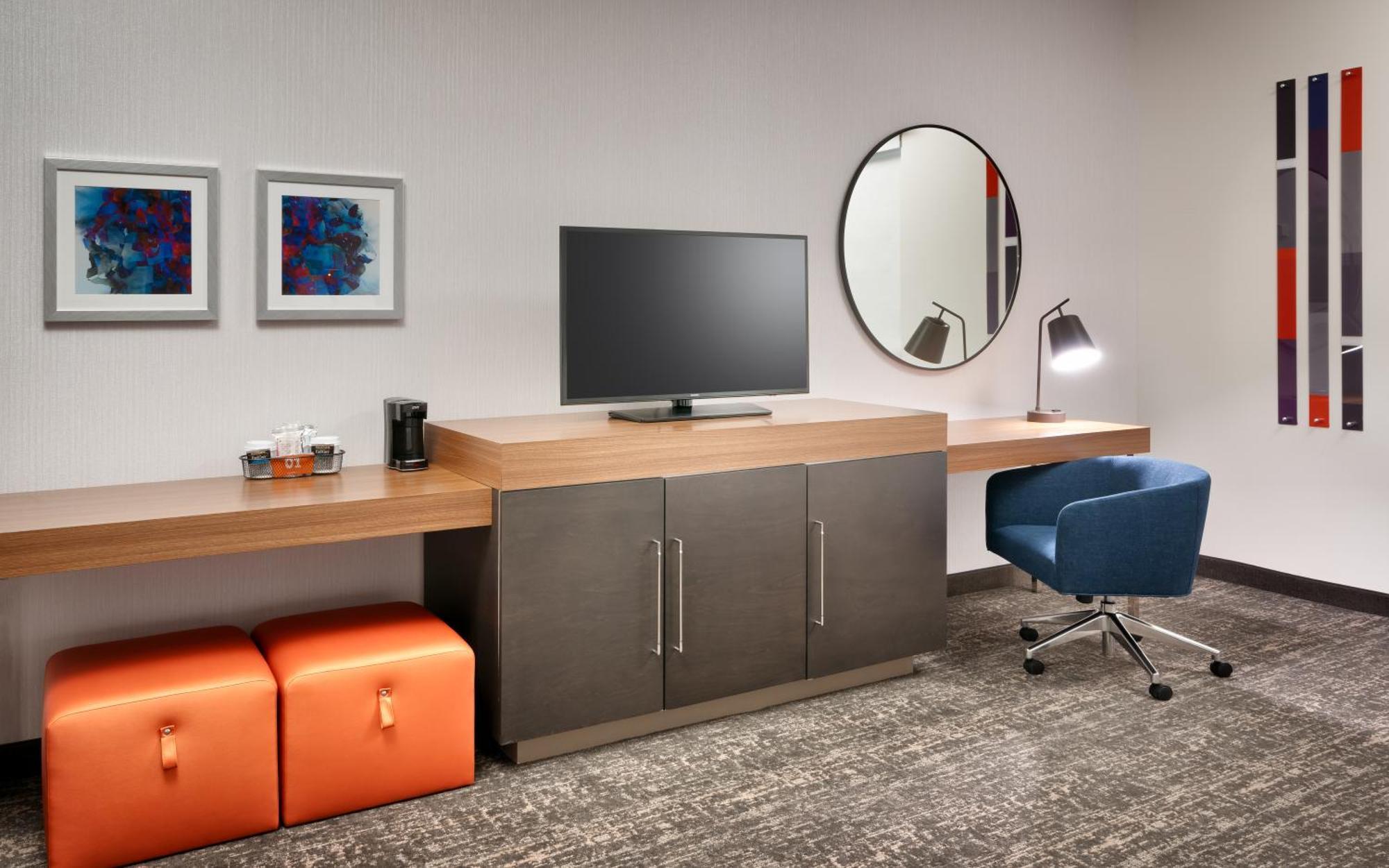 Hampton & Convention Center Hotel 3*